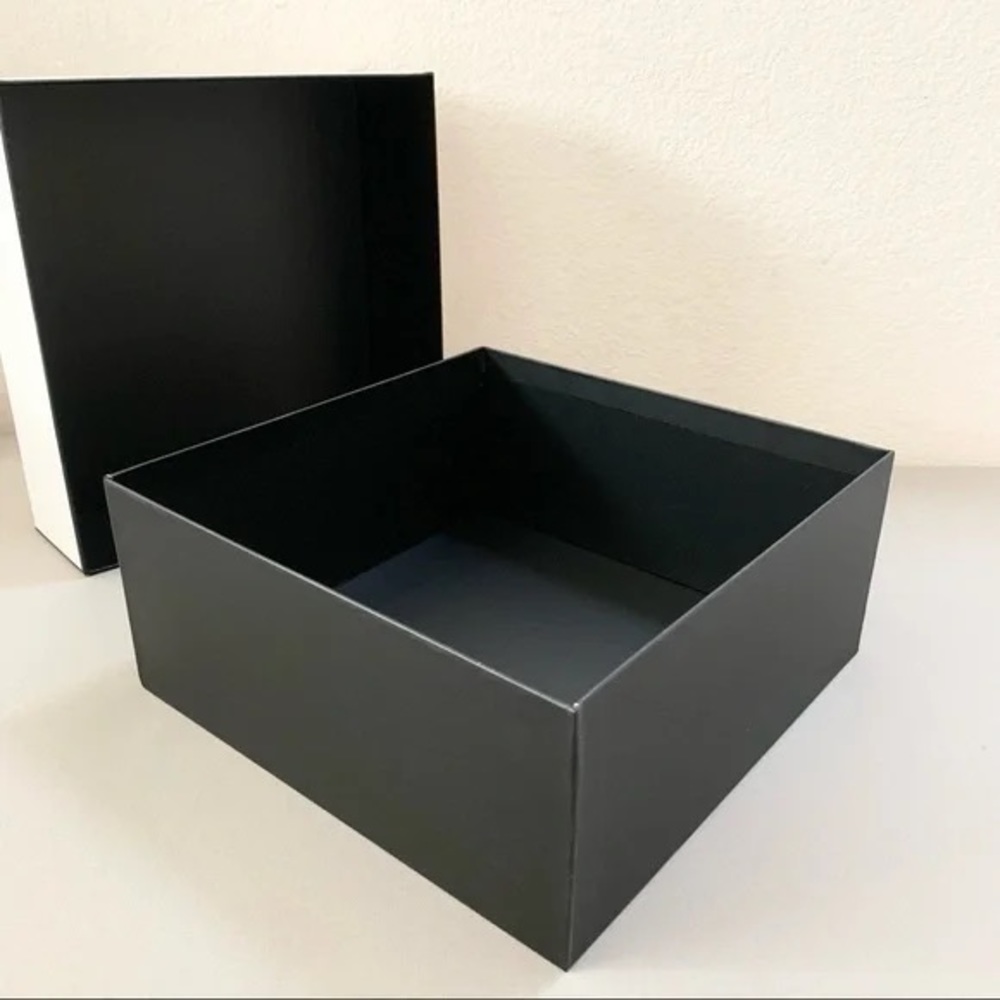 CHANEL Box - Picture 3 of 10